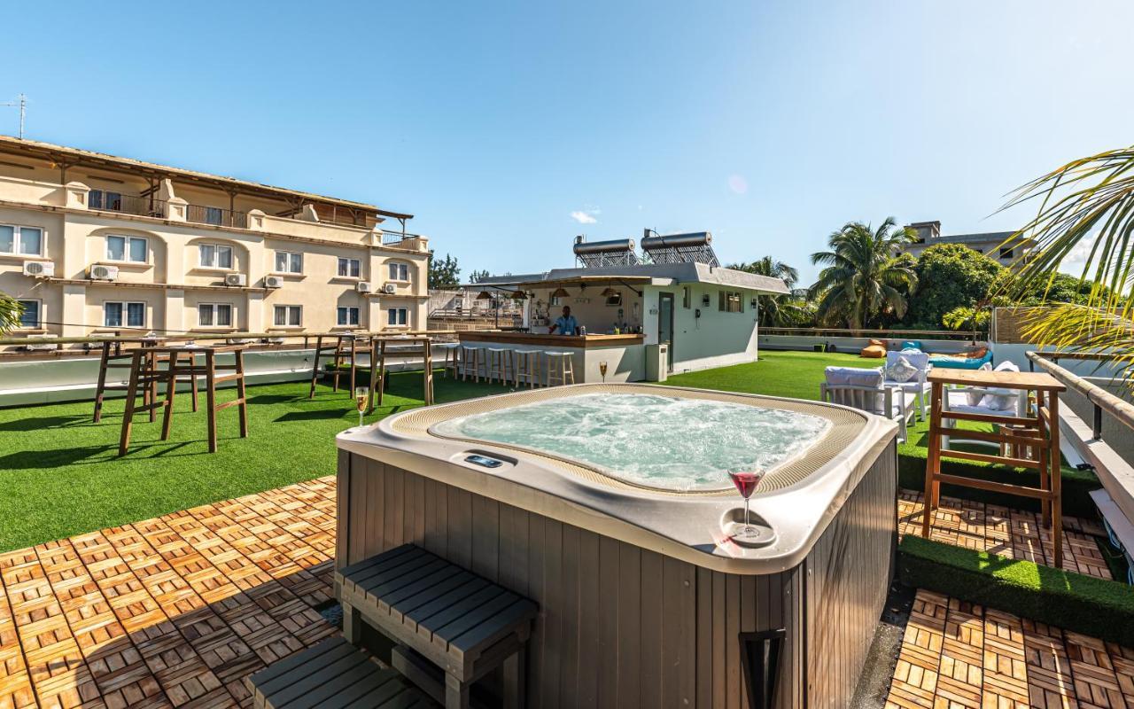Seastar Hotel Flic en Flac Екстер'єр фото