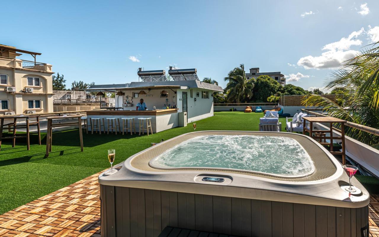 Seastar Hotel Flic en Flac Екстер'єр фото