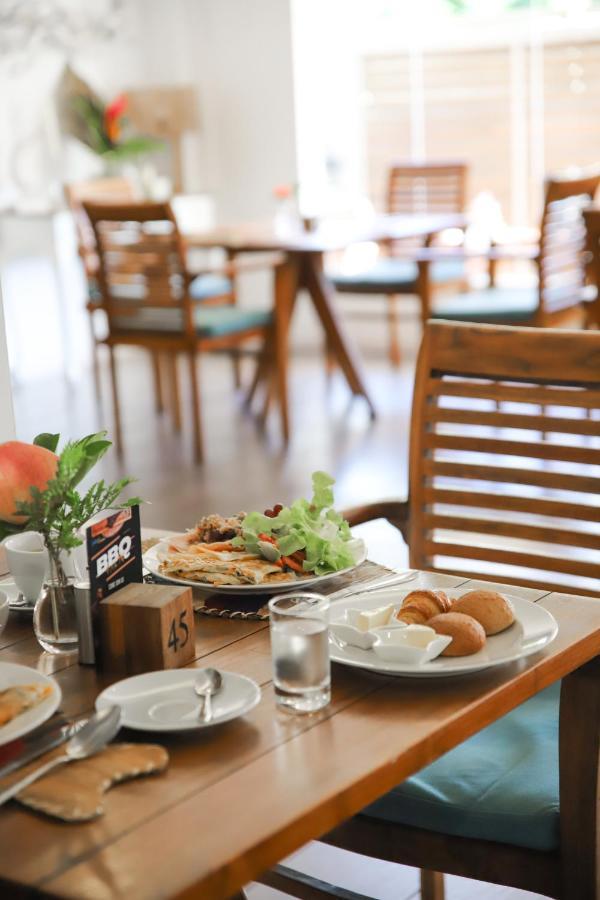 Seastar Hotel Flic en Flac Екстер'єр фото